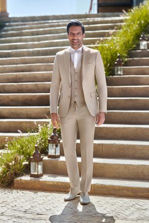 Costume de mariage Bergame beige, revers crantés