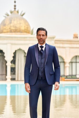 Costume de mariage Berlin bleu marine, revers soulignés de satin