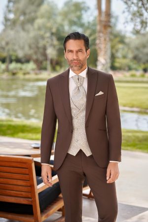 Costume de mariage Côme marron, larges revers et gilet assorti