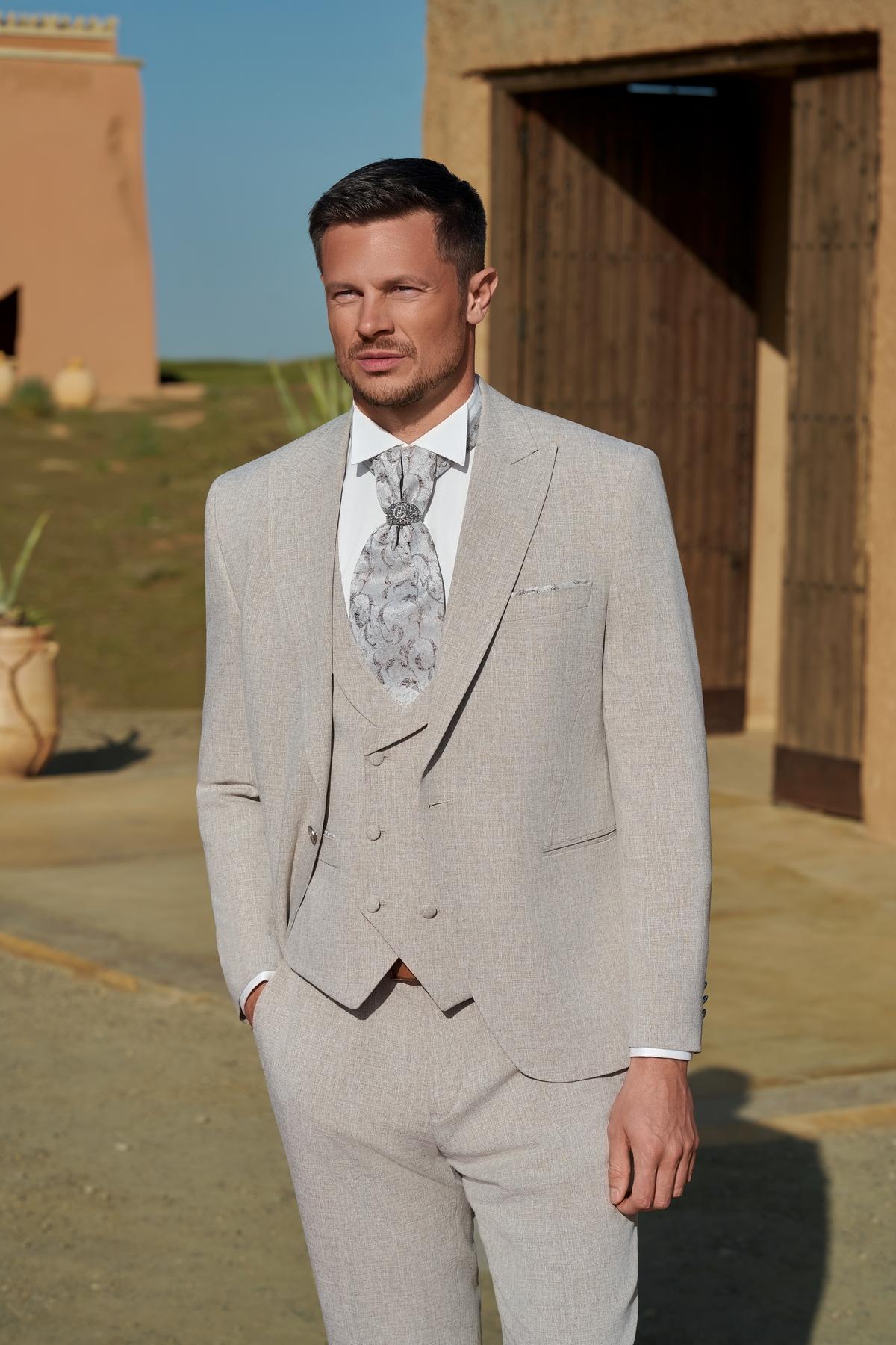 Costume Malaga Sable Costume de mariage Malaga sable, tissu chiné et gilet croisé